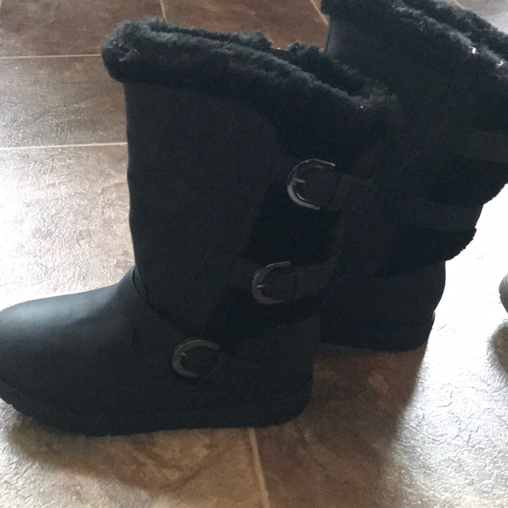 Girls fur boots